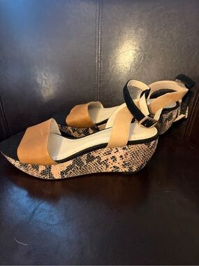Clark’s size US 8.5 UK size 6Wedge Sandals in Tan Black & Snake Print shoes
